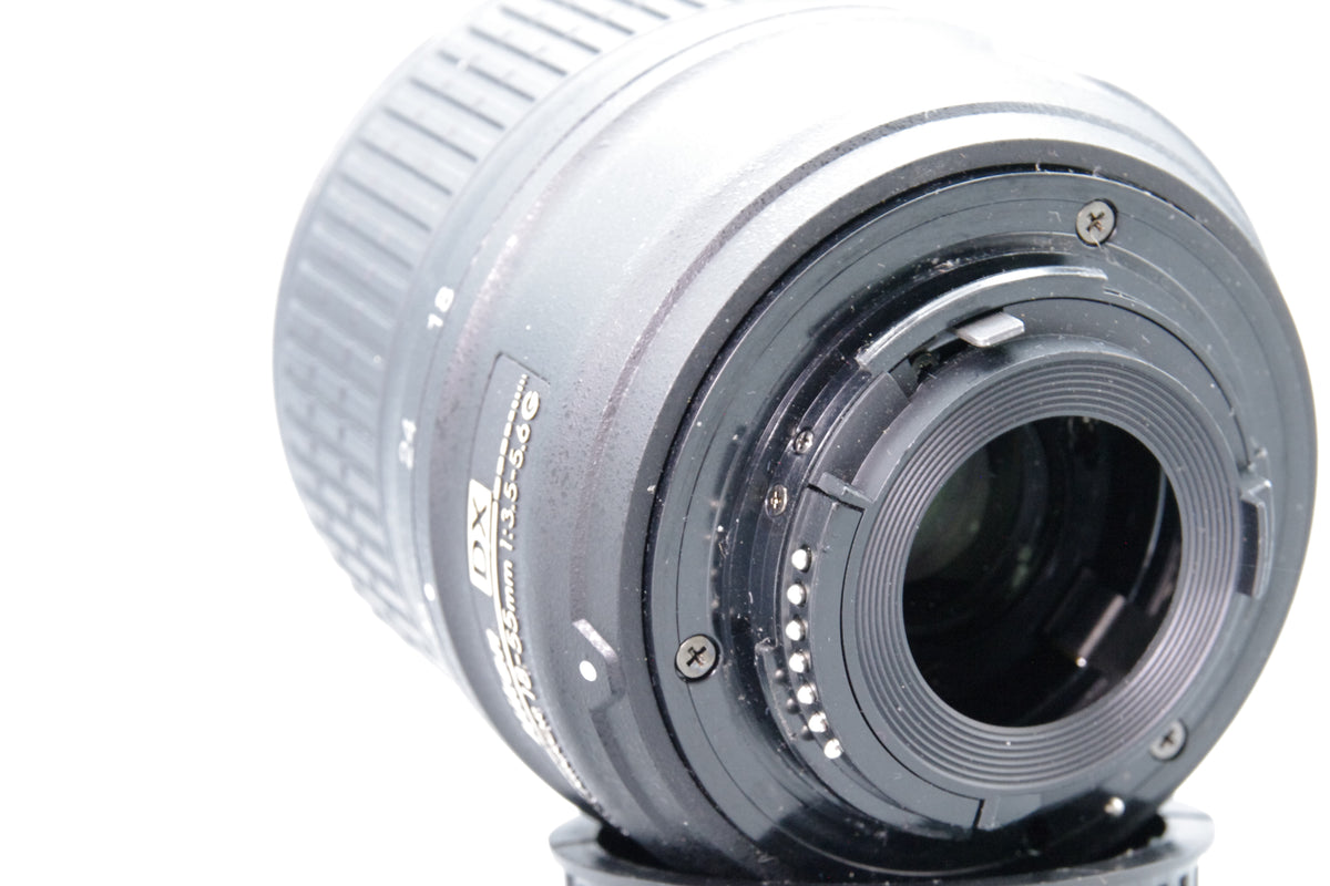 Nikon AF‑S DX Nikkor 18–55mm f/3.5–5.6G VR – Excellent