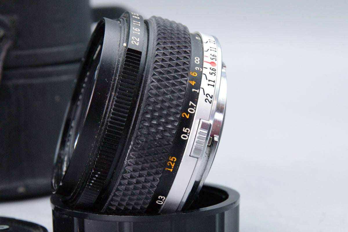 Olympus OM Zuiko AUTO-W 28mm f2.8 Wide Angle Prime Lens Case Hood Caps Tested