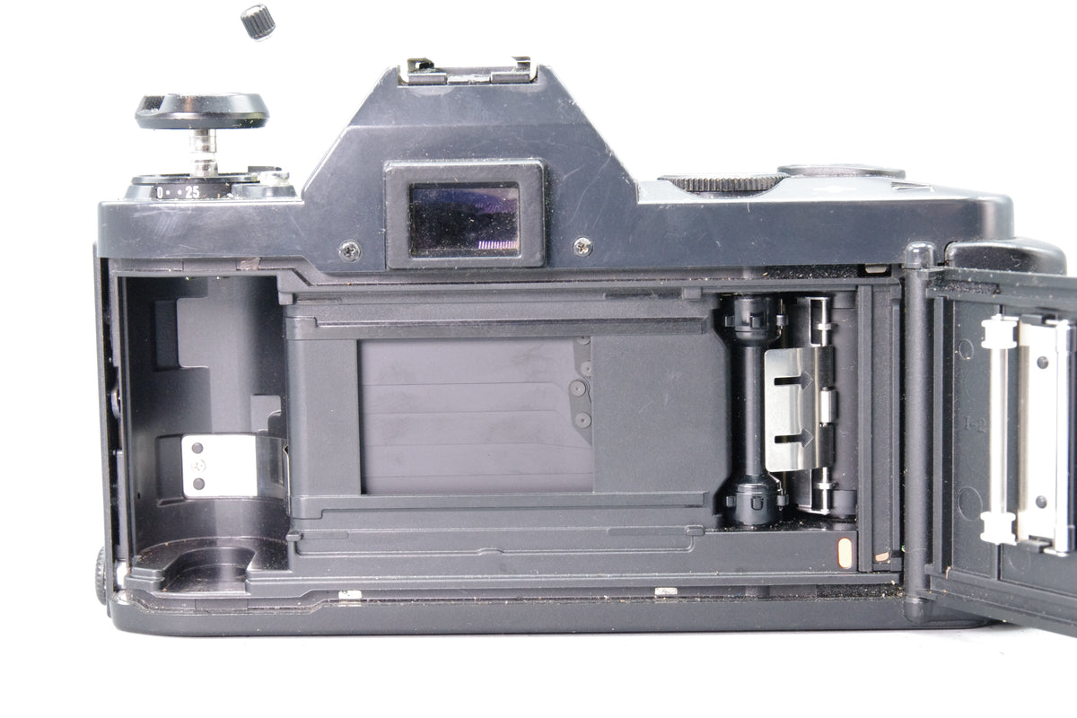 Canon T50 35mm SLR Film Camera Body Programmed Automation FD Mount Cap Strap Tested