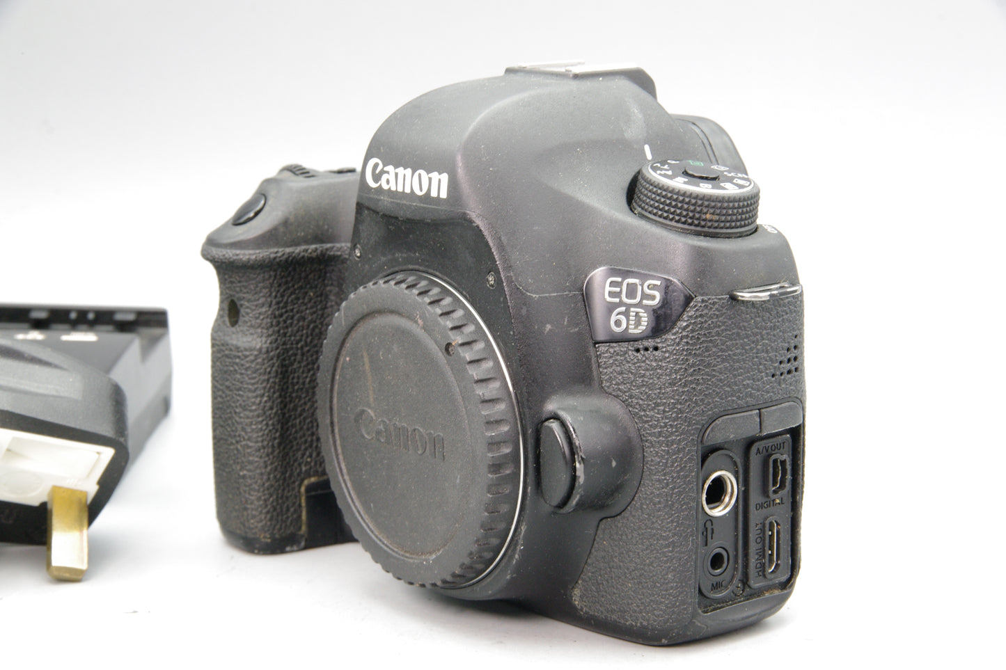 Canon EOS 6D Full Frame DSLR with Battery/Charger Tested and Working