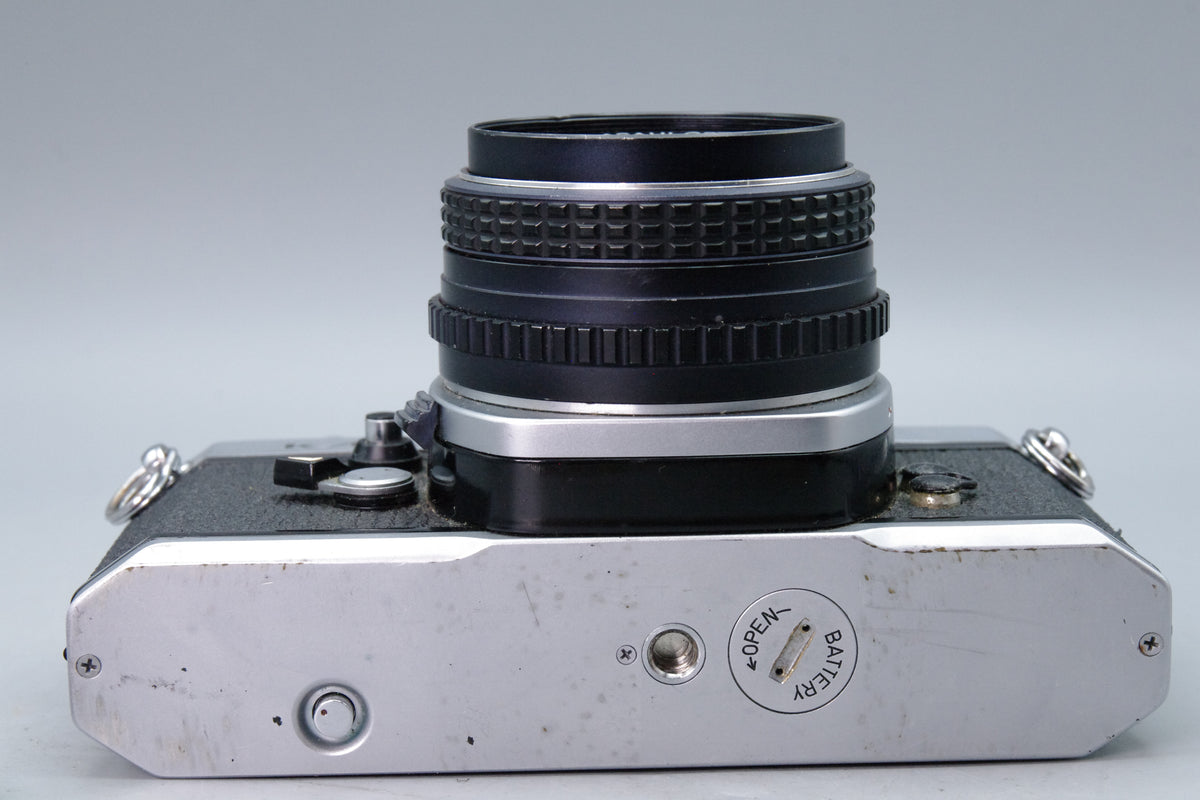 Asahi Pentax KM 35mm SLR Camera with SMC Pentax-M 50mm f1.7 Lens Tested