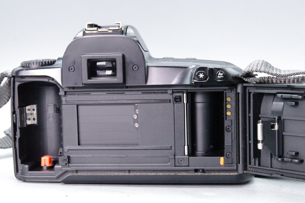 Canon EOS 500 35mm SLR Film Camera Body Black EF Mount Cap Strap Tested