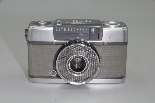 Olympus PEN-EE S Half-Frame 35mm Film Camera – Tested – Clean – Compact