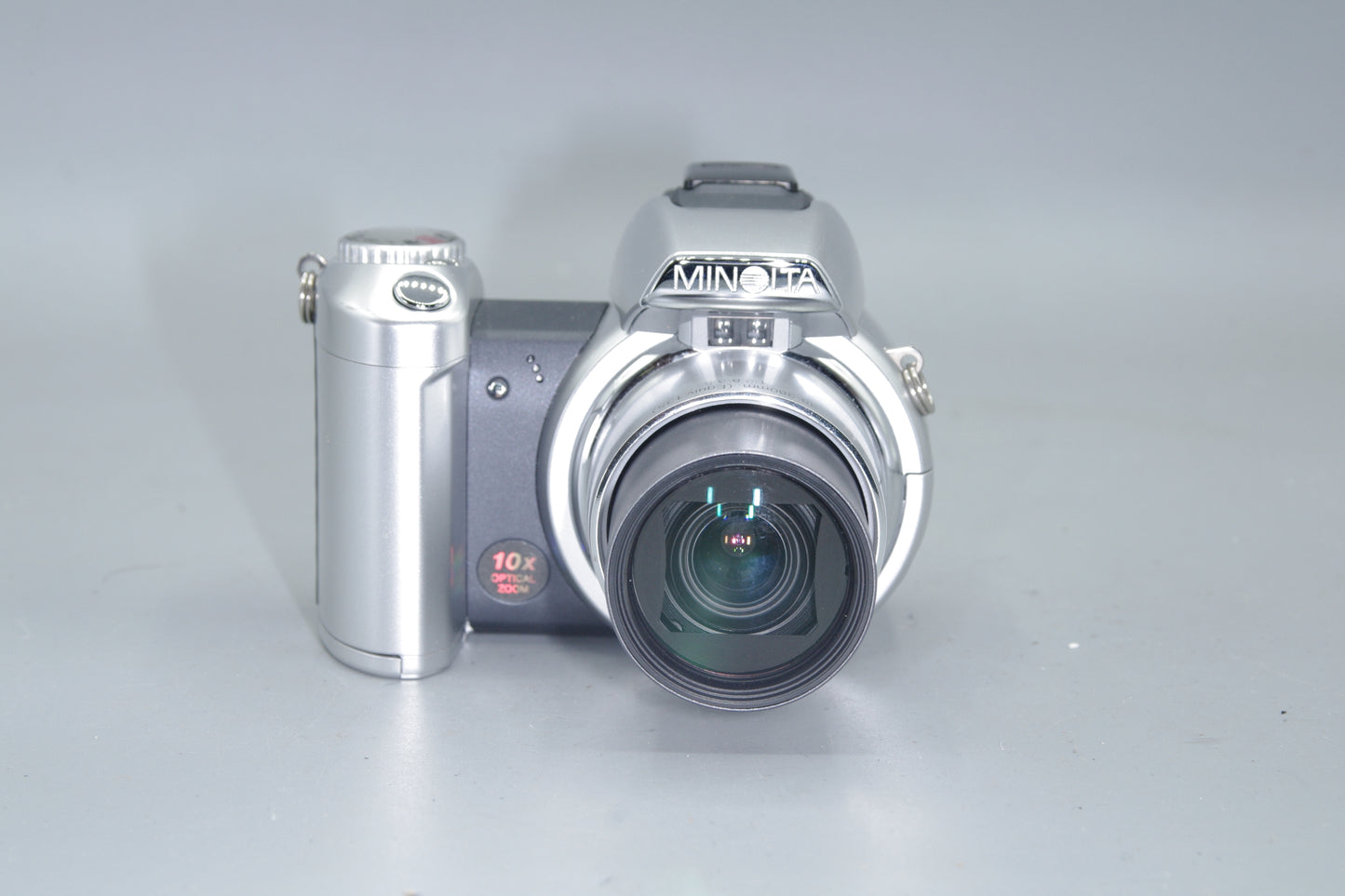 Minolta Dimage Z1 3.2MP 10X Zoom Digital Bridge Camera
