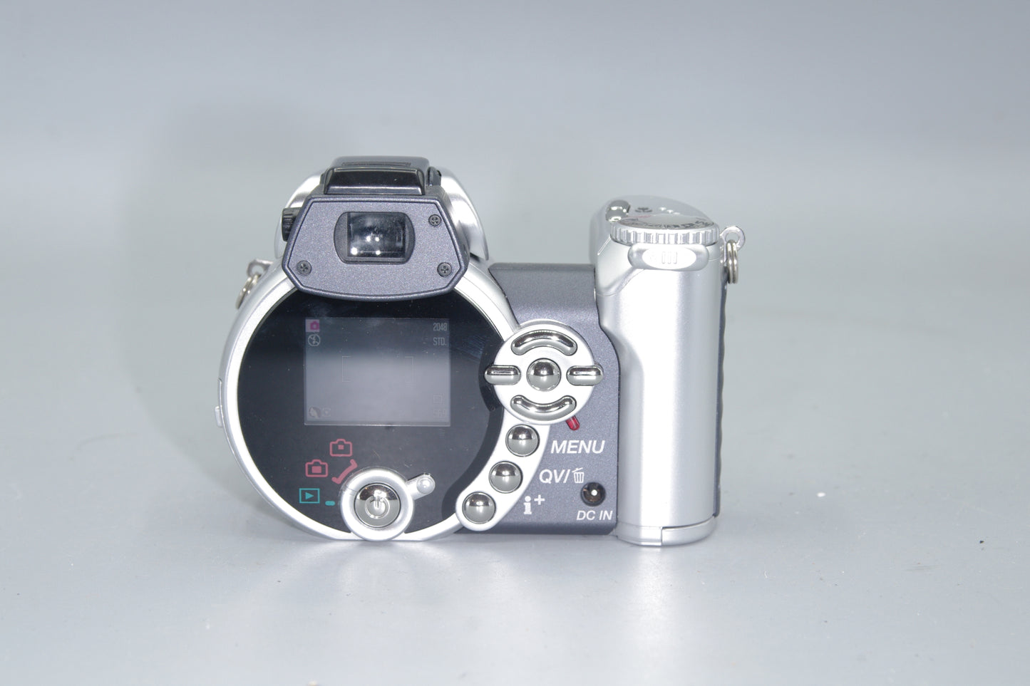 Minolta Dimage Z1 3.2MP 10X Zoom Digital Bridge Camera