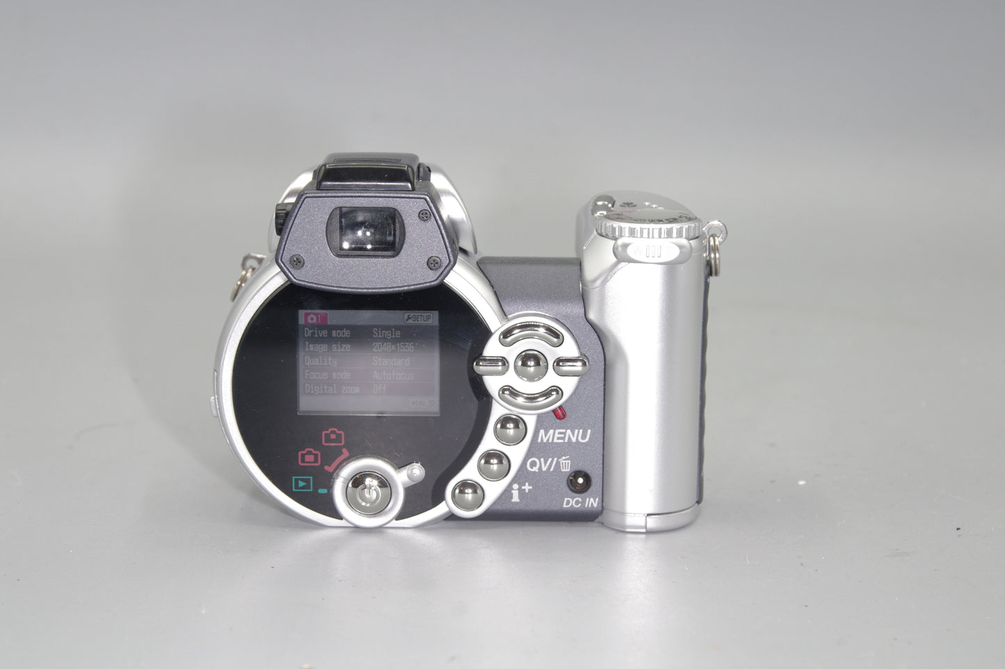 Minolta Dimage Z1 3.2MP 10X Zoom Digital Bridge Camera