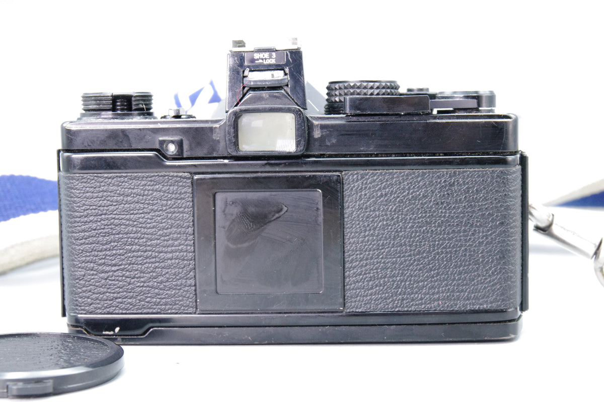 Olympus OM‑2 Black 35mm SLR + Zuiko 50mm f/1.8 Lens – VGC