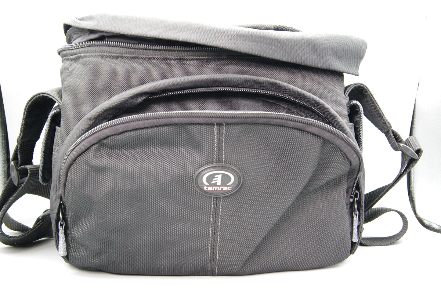 Tamrac 3350 Shoulder Camera Case – Compact DSLR Bag with Padded Interior