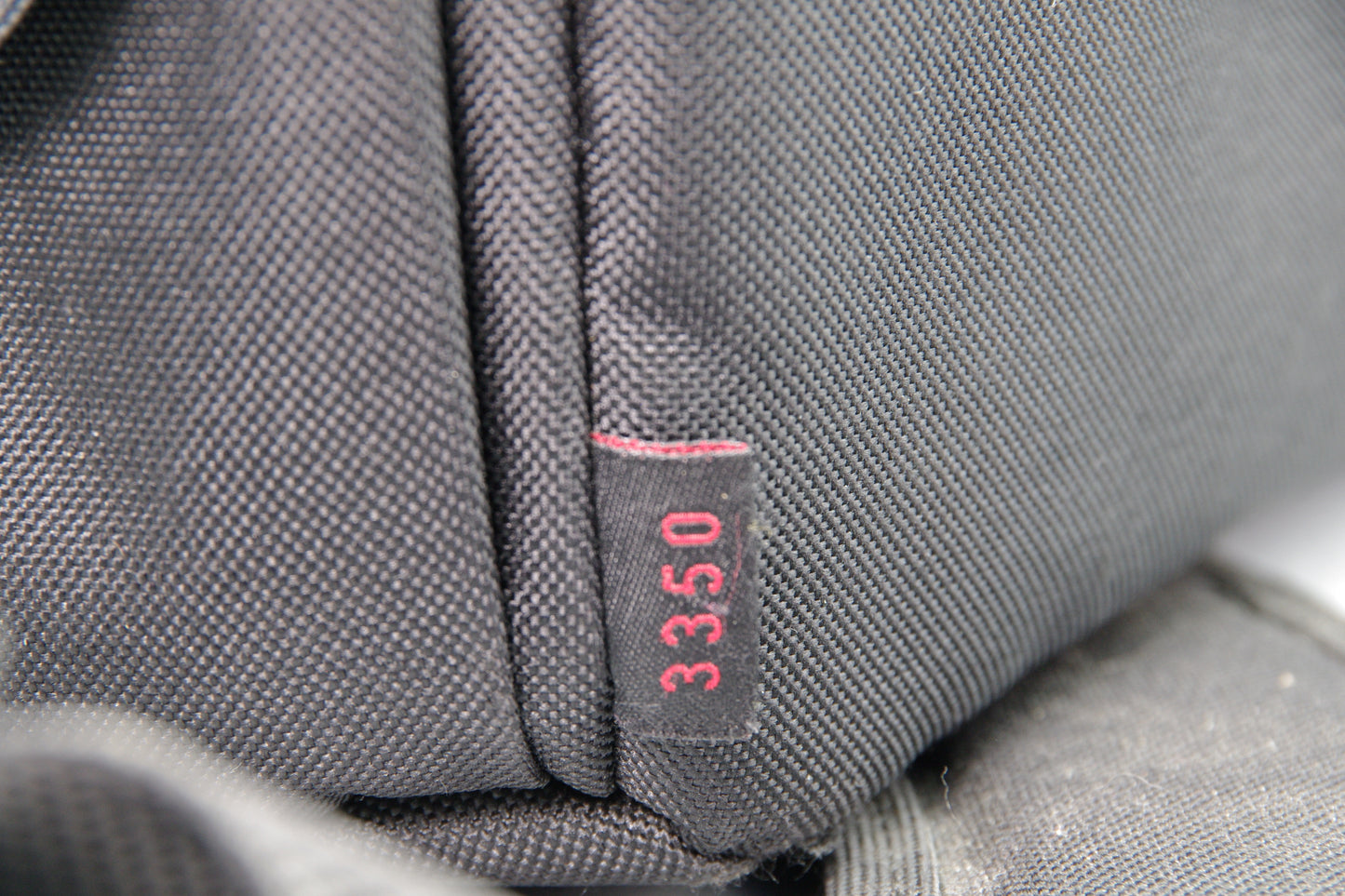 Tamrac 3350 Shoulder Camera Case – Compact DSLR Bag with Padded Interior
