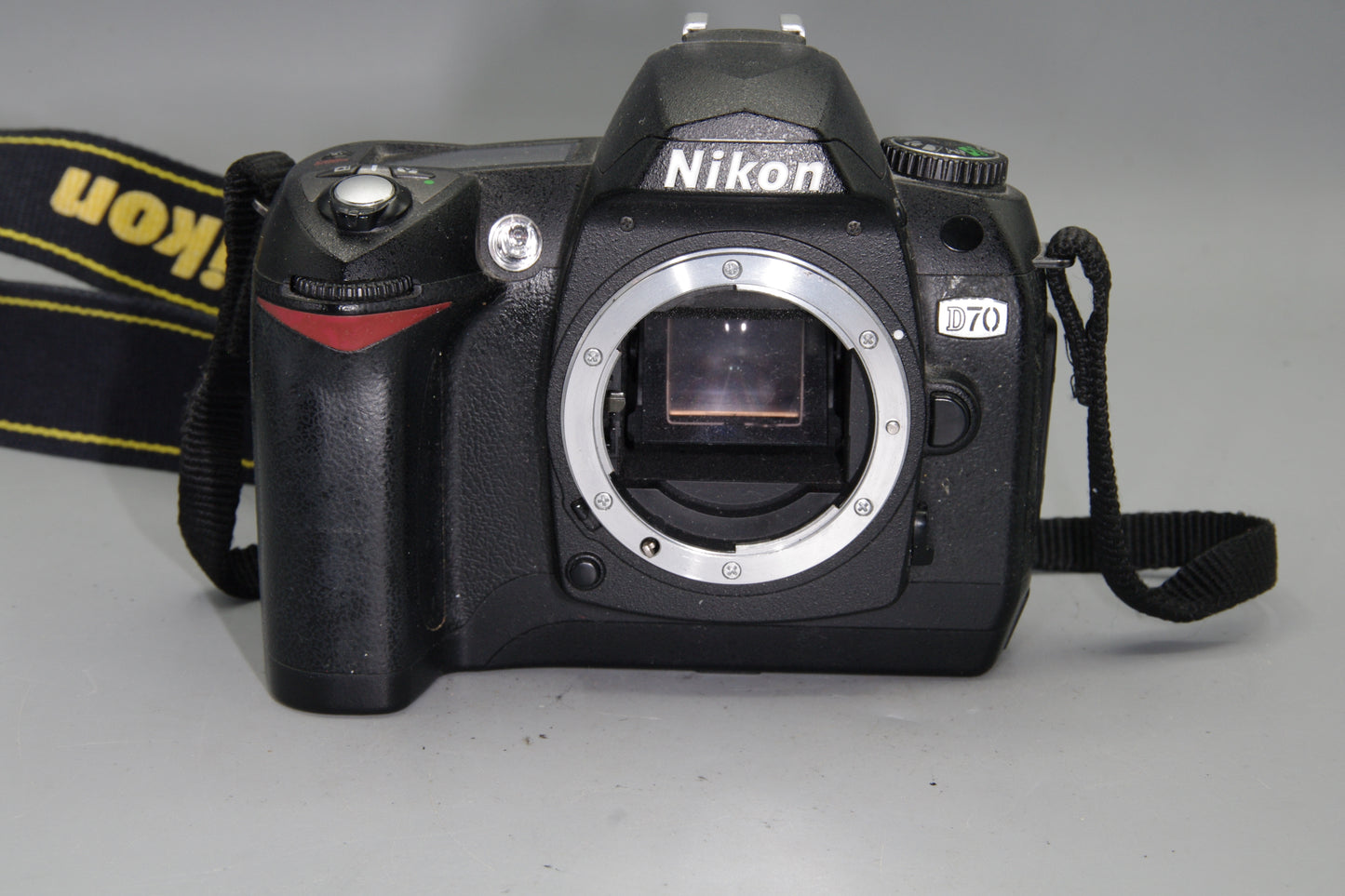 Nikon D70 DSLR Camera Body Only – 6.1MP – Shutter Count 7879 – VGC