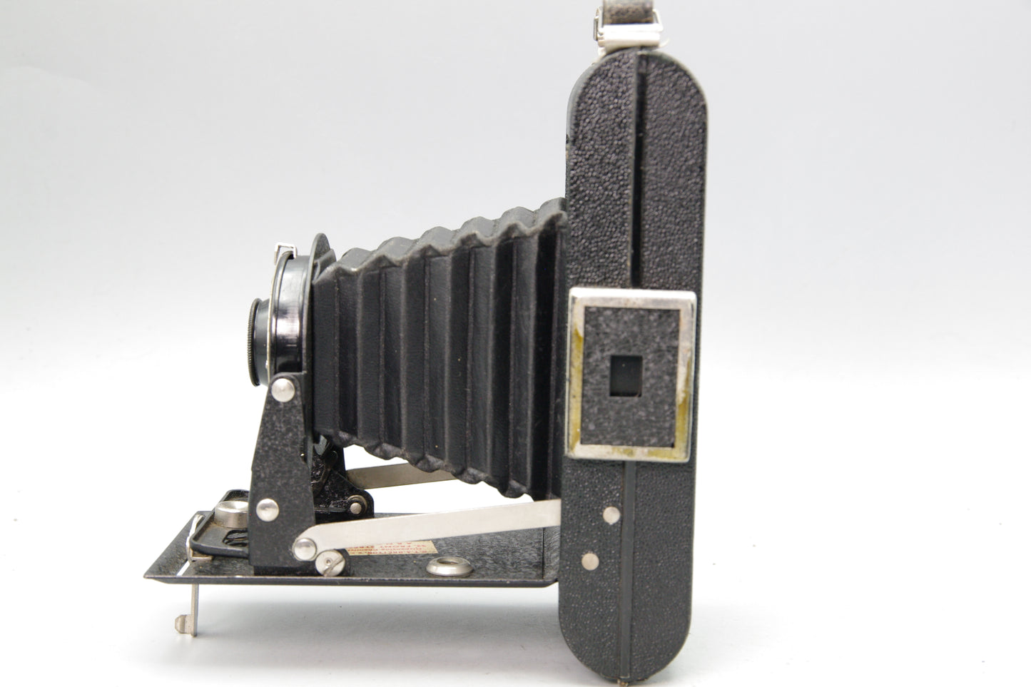 Kodak Folding Brownie Six‑20 with Case and Box – Very Good Condition