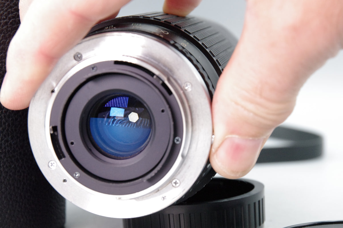 Hoya HMC Zoom Macro 80-205mm f3.8 Telephoto Lens Olympus OM Mount