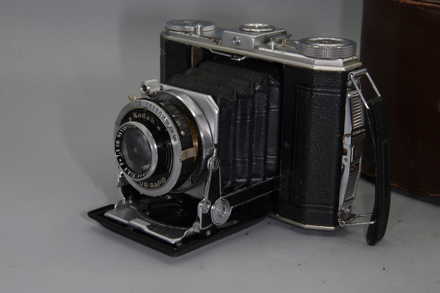 Kodak Duo 620 Folding Camera – 75mm f/3.5 Kodak Anastigmat Lens – Series II