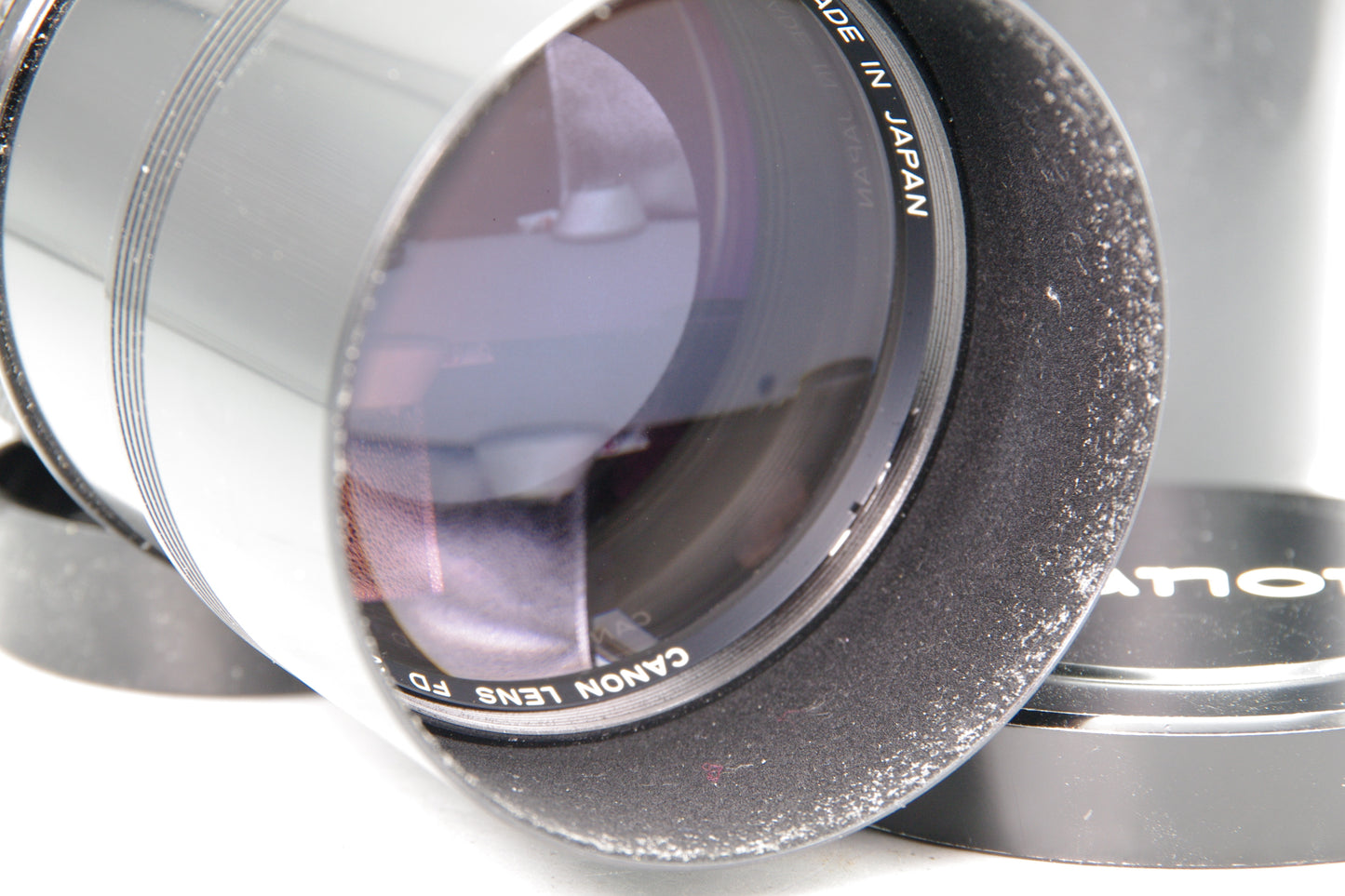 Canon FD 200mm f/2.8 S.S.C. Telephoto Lens with Case - Excellent
