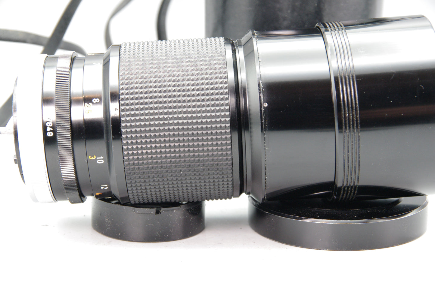 Canon FD 200mm f/2.8 S.S.C. Telephoto Lens with Case - Excellent
