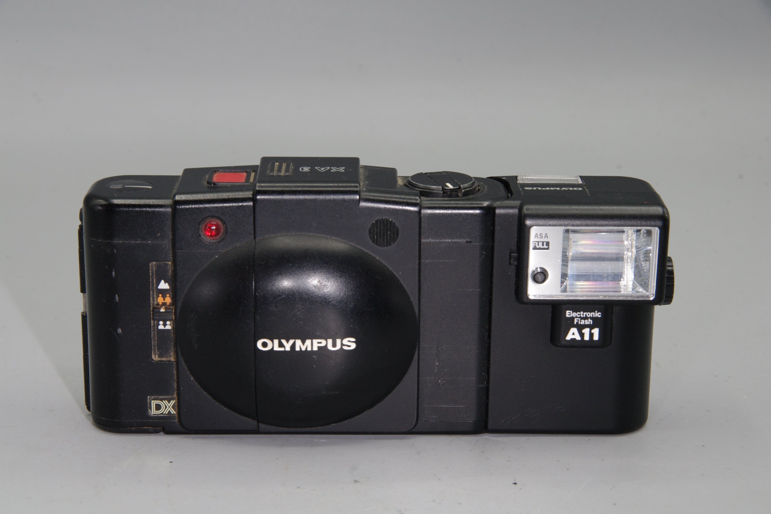 Olympus XA3 35mm Film Camera with DX Auto ISO – Please read