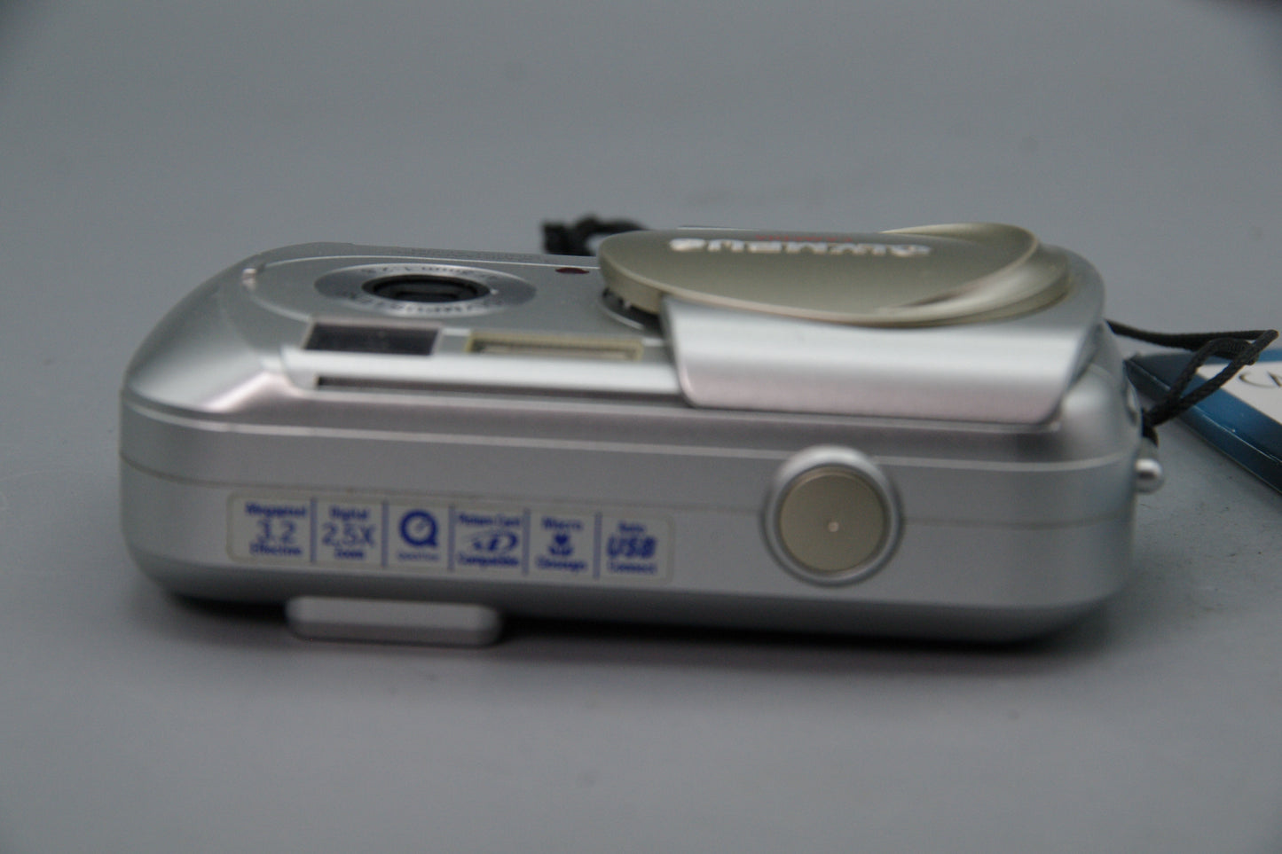 Olympus D-395 2.0MP Digital Camera with Instructions - Tested, VGC