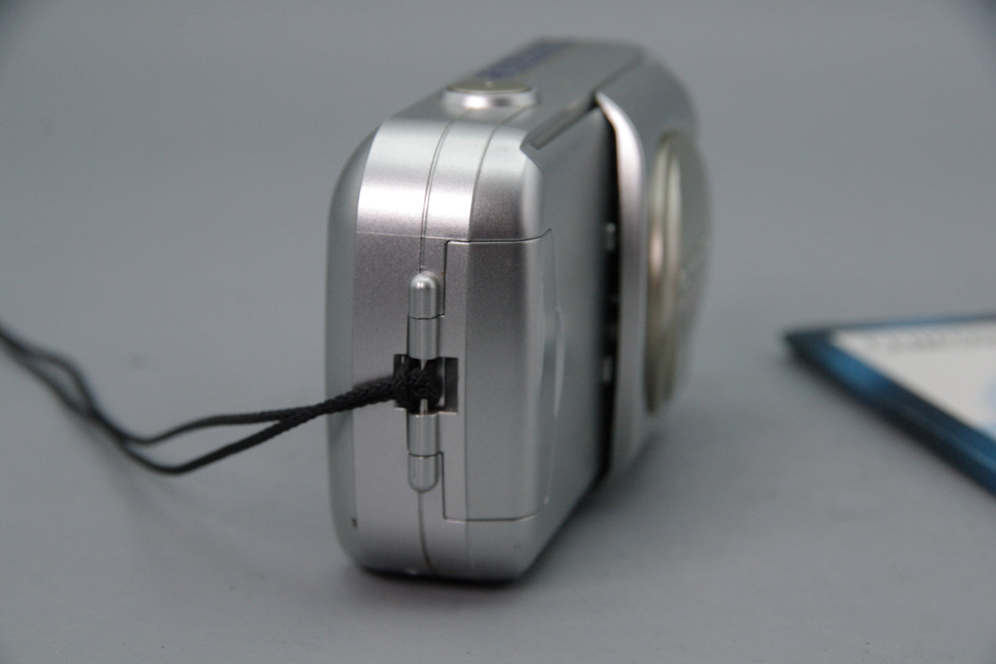 Olympus D-395 2.0MP Digital Camera with Instructions - Tested, VGC