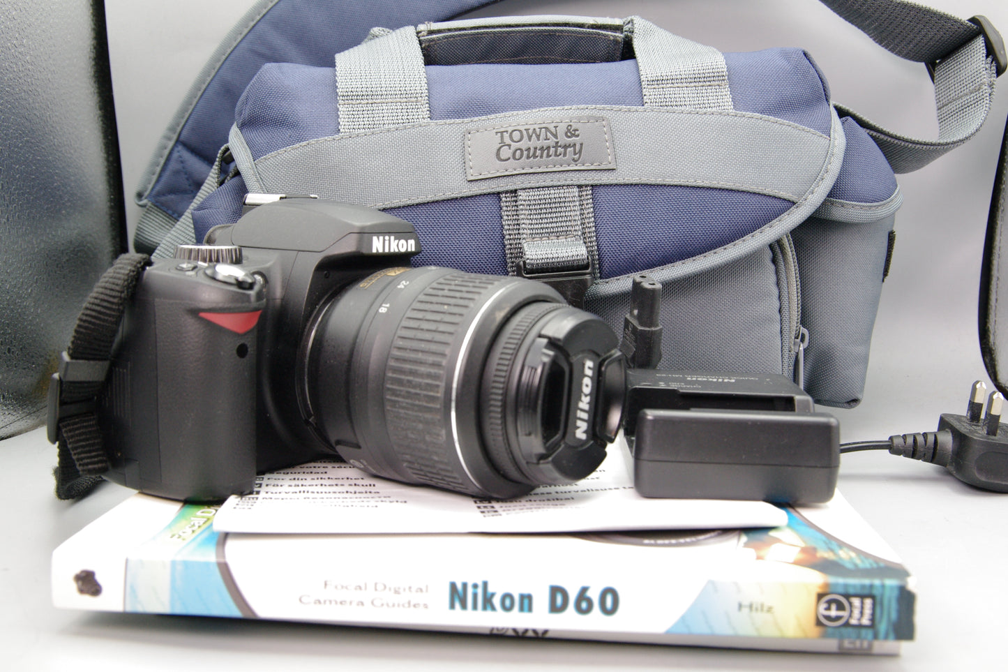 Nikon D60 Digital SLR Camera 10.2MP with Case, Charger and Book - S/C 3077