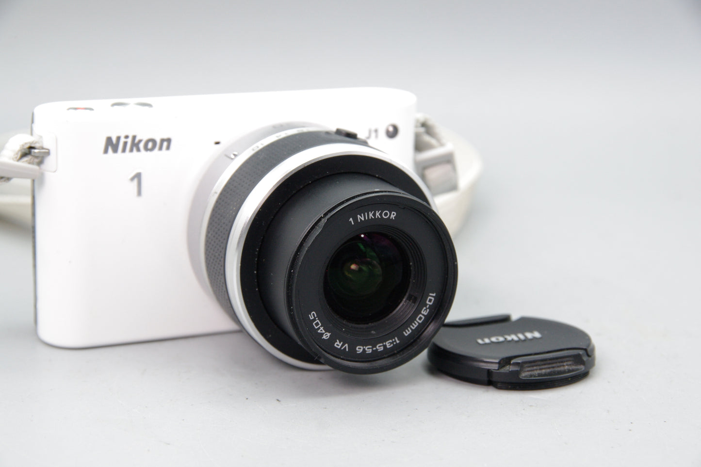 Nikon 1 J1 Mirrorless Camera with 10-30mm Lens   - White -  VGC