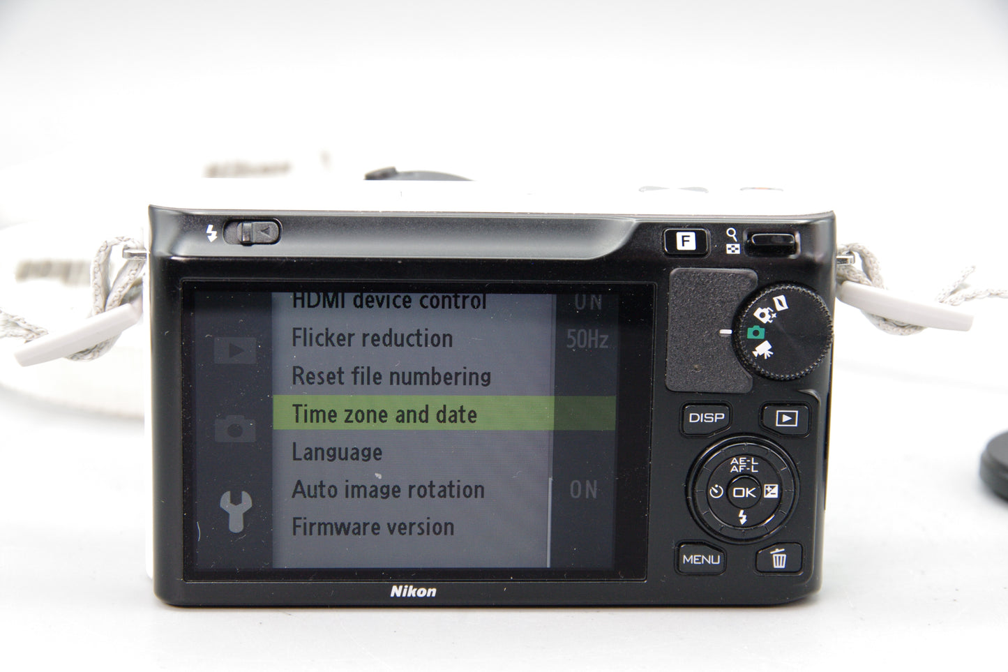 Nikon 1 J1 Mirrorless Camera with 10-30mm Lens   - White -  VGC