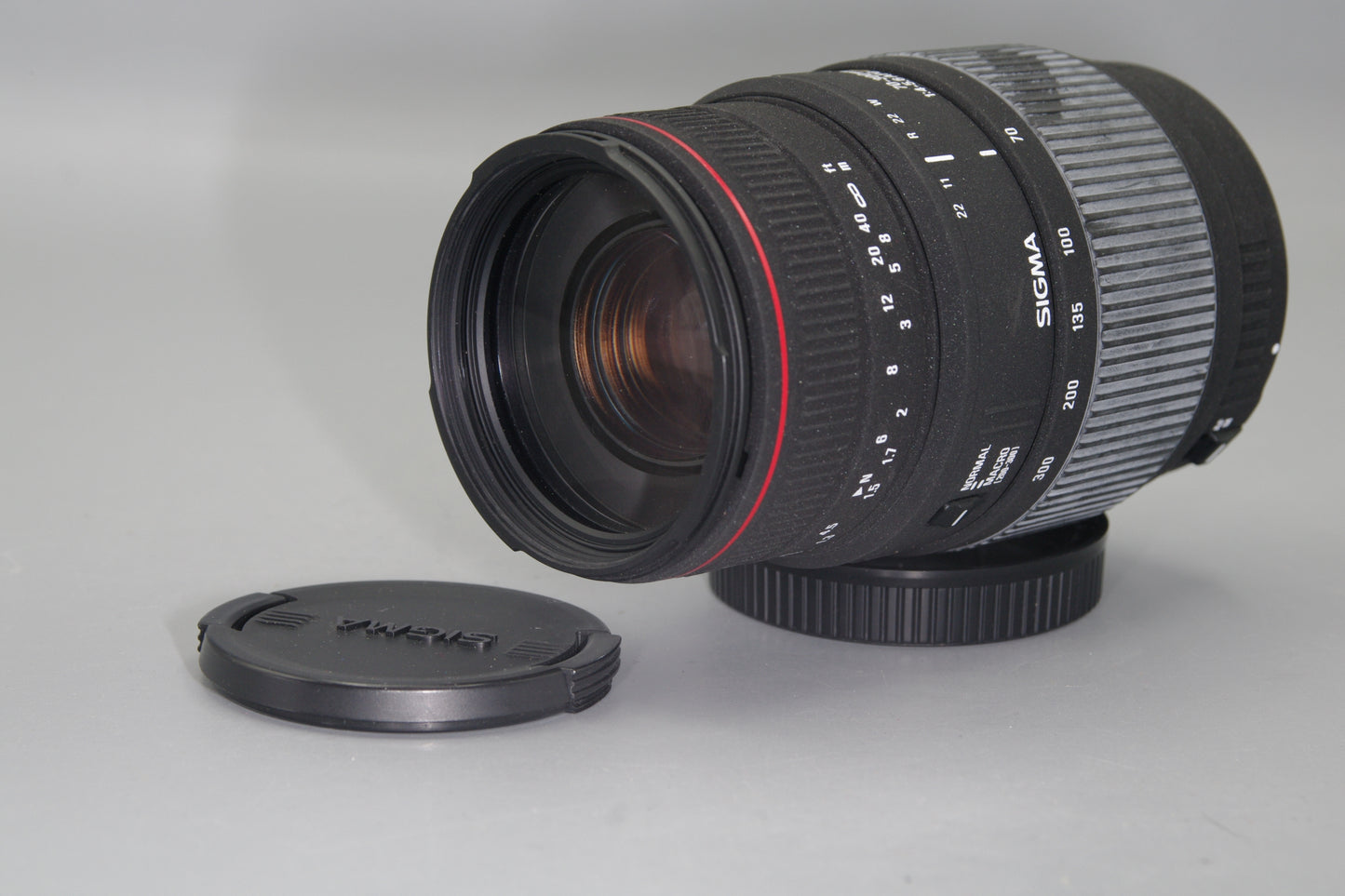 Sigma 70-300mm F/4-5.6 APO DG AF Zoom Lens with Caps - Canon EF Mount