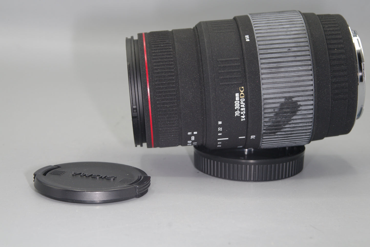 Sigma 70-300mm F/4-5.6 APO DG AF Zoom Lens with Caps - Canon EF Mount