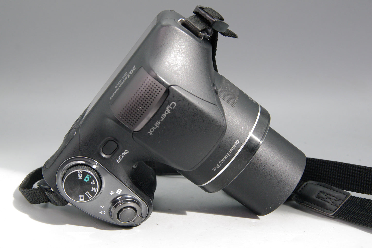 Sony DSC‑H300 20.1MP Bridge Camera with 35x Zoom – Excellent Condition