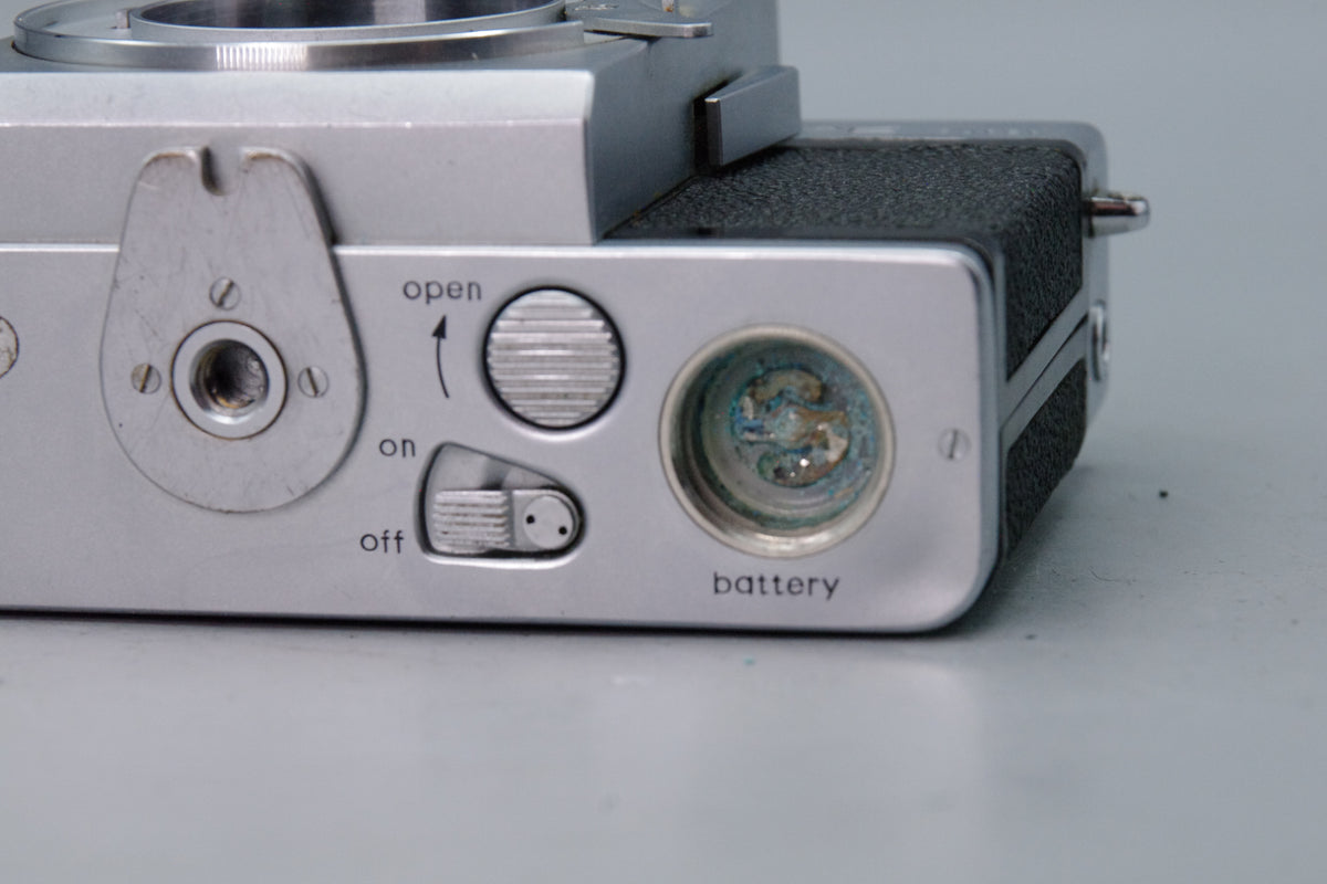 Topcon RE Super Tokyo Kogaku 35mm SLR Film Camera Body Chrome Spares Repair