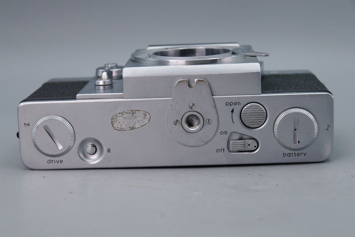 Topcon RE Super Tokyo Kogaku 35mm SLR Film Camera Body Chrome Spares Repair