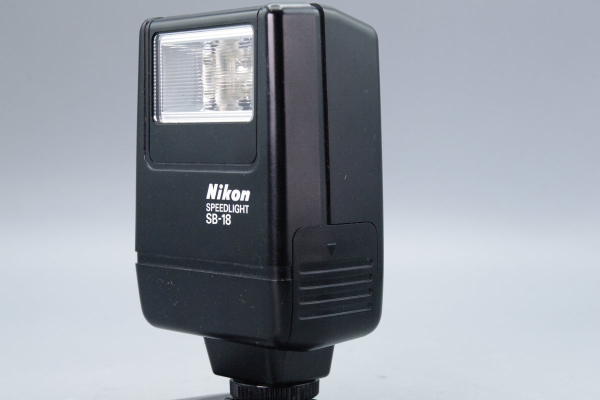 Nikon Speedlight SB‑18