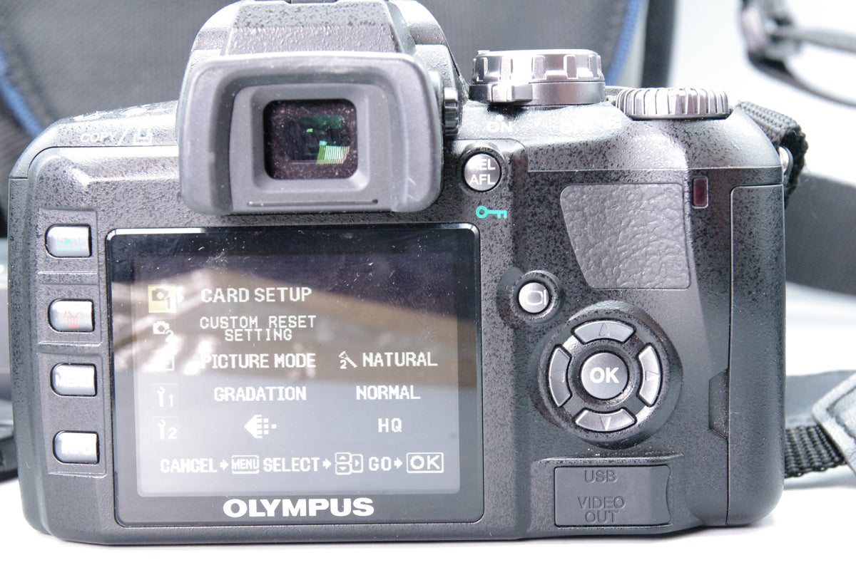 Olympus E-410 10.0MP DSLR Camera with 40-150mm Lens Very Low S/C