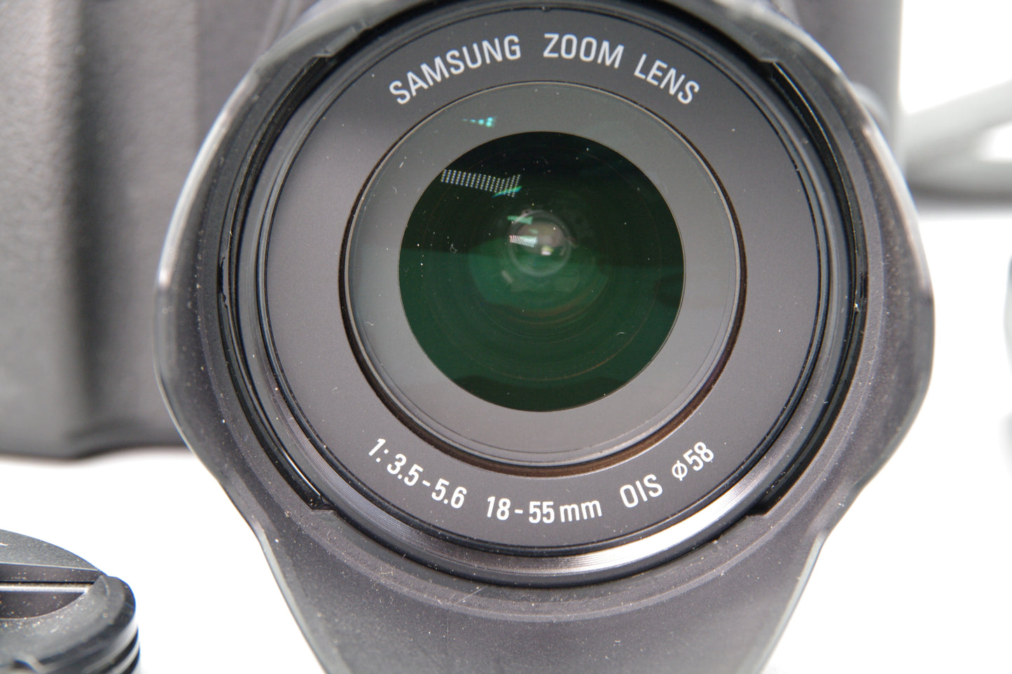 Samsung NX5 Mirrorless Camera with 18‑55mm Lens and Charger – Unmarked