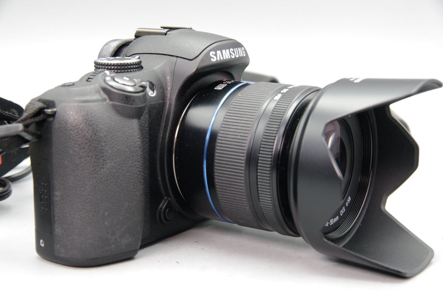 Samsung NX5 Mirrorless Camera with 18‑55mm Lens and Charger – Unmarked