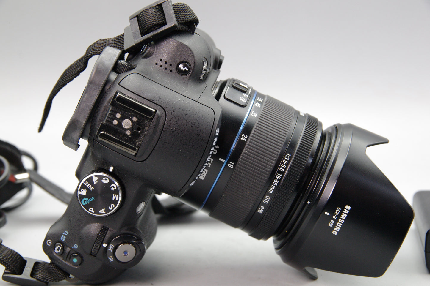 Samsung NX5 Mirrorless Camera with 18‑55mm Lens and Charger – Unmarked