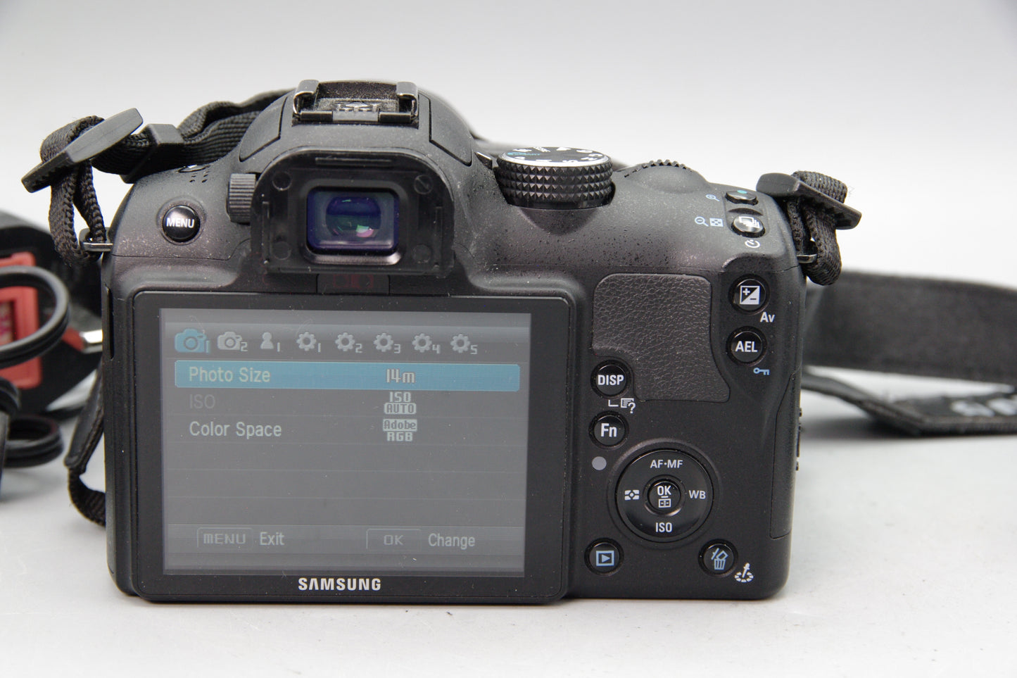 Samsung NX5 Mirrorless Camera with 18‑55mm Lens and Charger – Unmarked