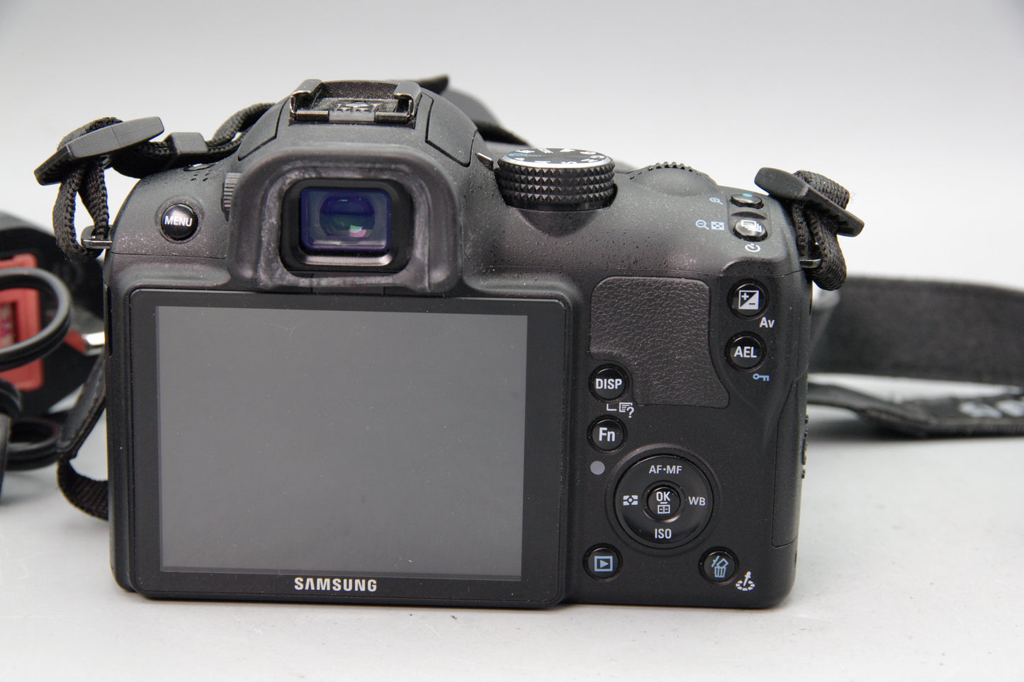 Samsung NX5 Mirrorless Camera with 18‑55mm Lens and Charger – Unmarked