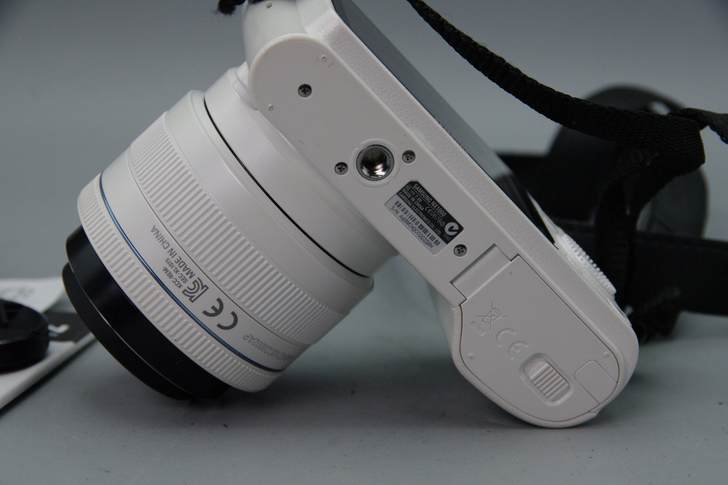 Samsung NX1000 Mirrorless Camera with 20‑50mm II Lens, Charger – Excellent