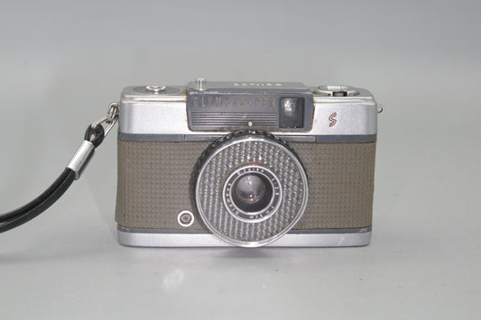 Olympus PEN-EE S 35mm Half Frame Camera - For Renovation