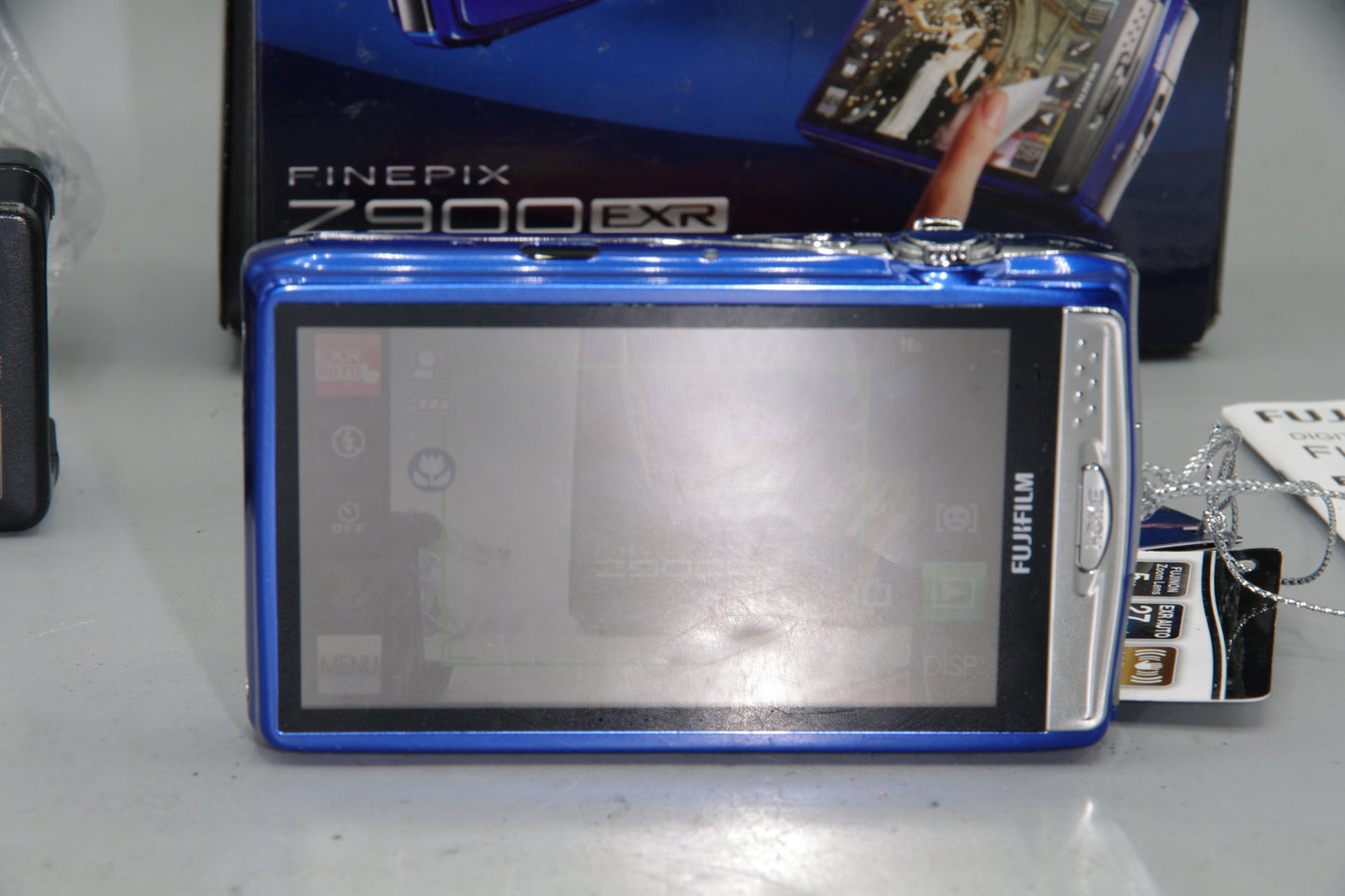 Fujifilm FinePix Z900EXR Blue Digital Camera Boxed 16MP Touchscreen HD