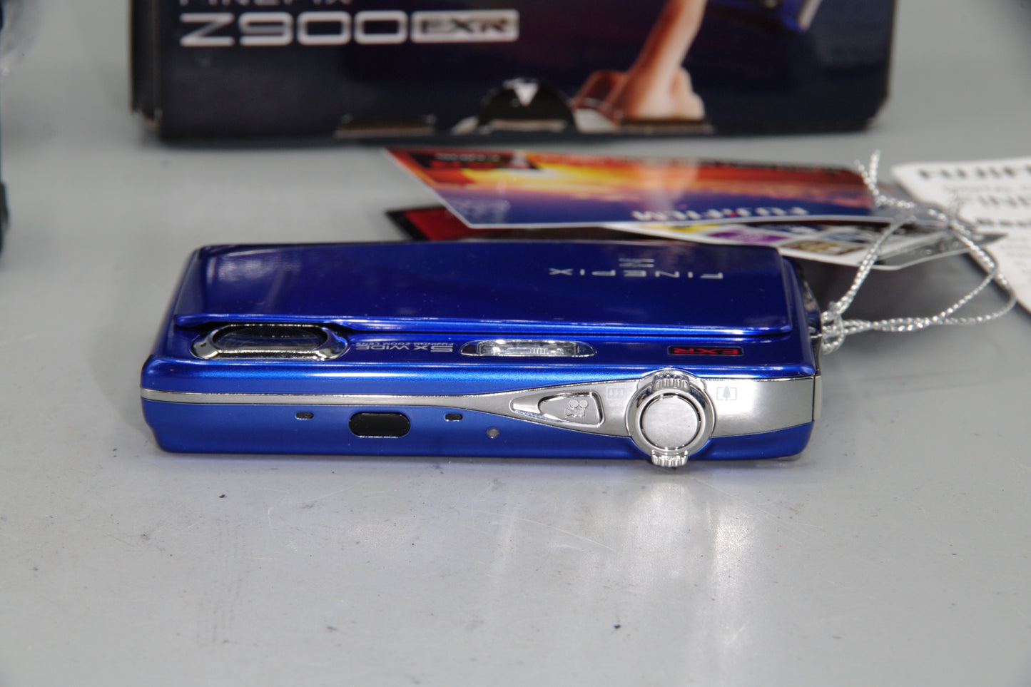 Fujifilm FinePix Z900EXR Blue Digital Camera Boxed 16MP Touchscreen HD