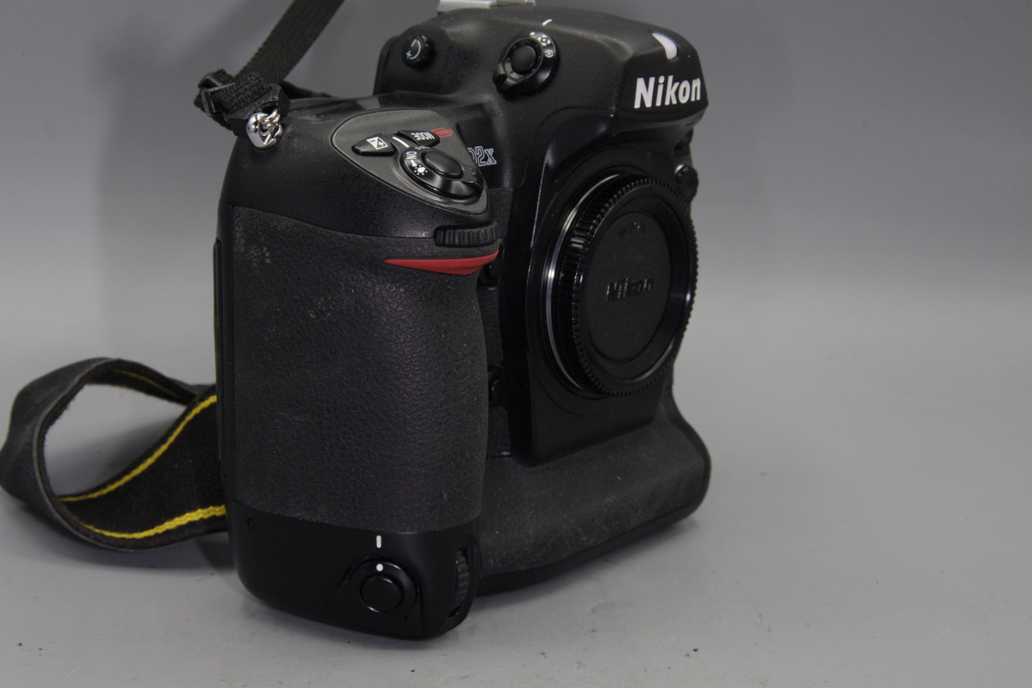 Nikon D2X 12.4MP Professional DSLR & Battery - Low S/C 11238 - Excellent
