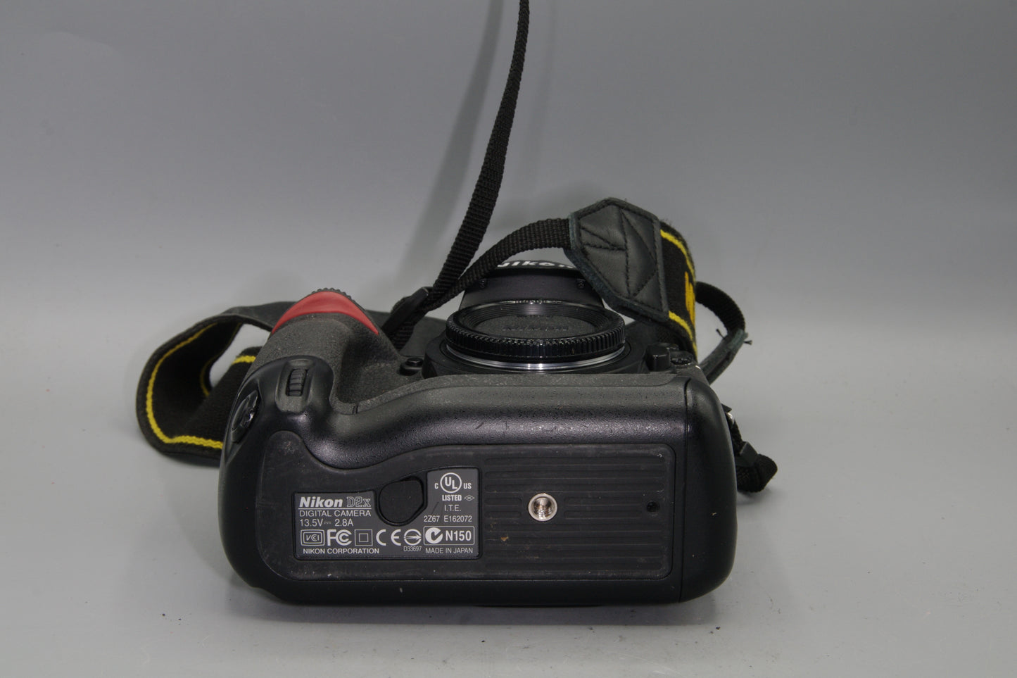 Nikon D2X 12.4MP Professional DSLR & Battery - Low S/C 11238 - Excellent