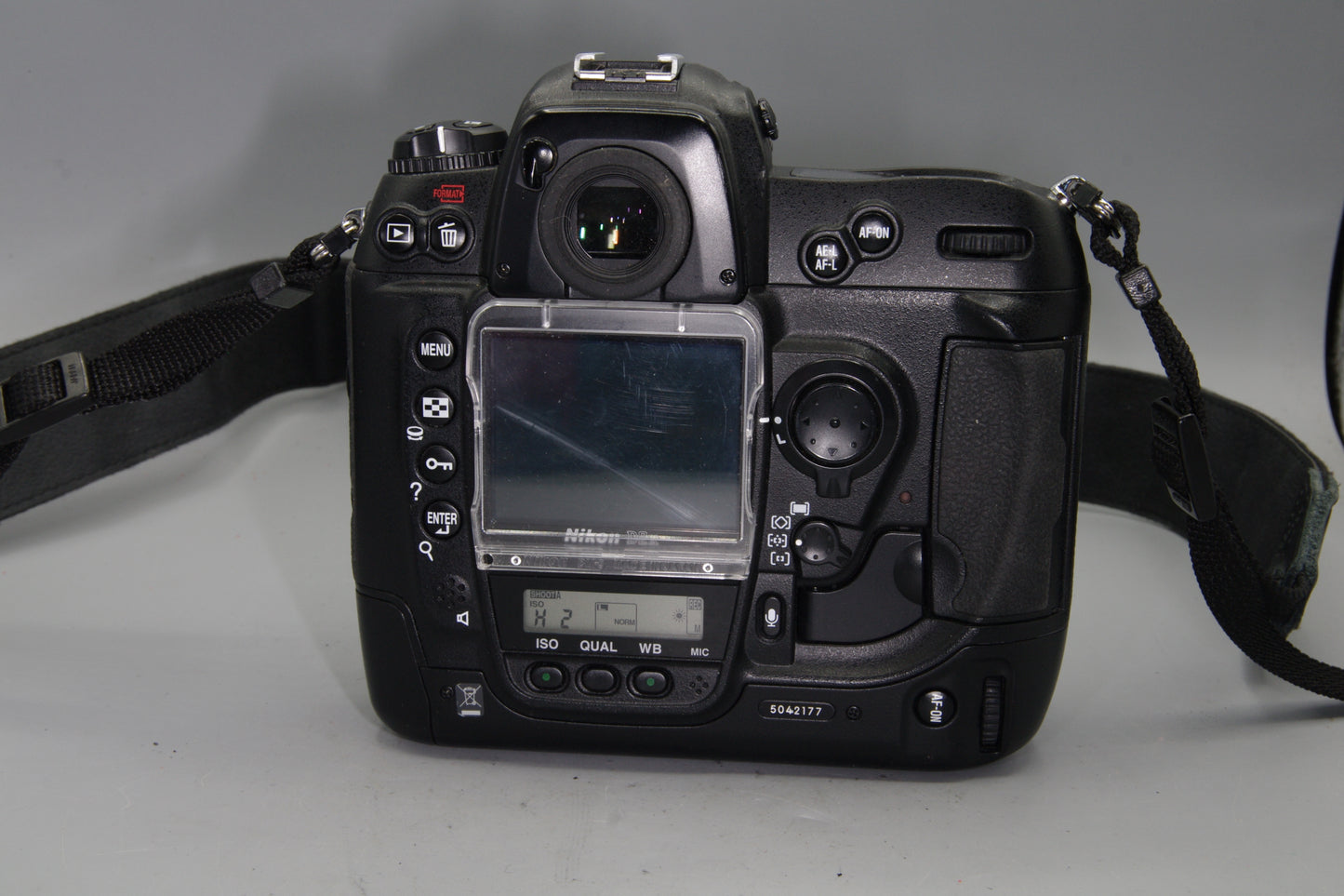 Nikon D2X 12.4MP Professional DSLR & Battery - Low S/C 11238 - Excellent