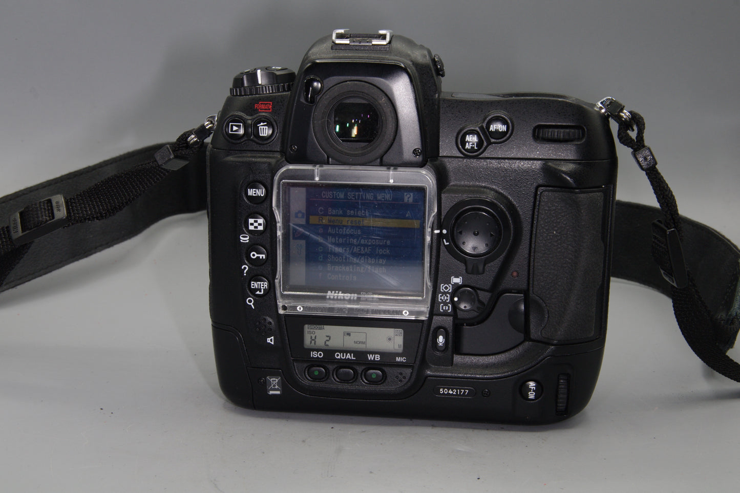 Nikon D2X 12.4MP Professional DSLR & Battery - Low S/C 11238 - Excellent