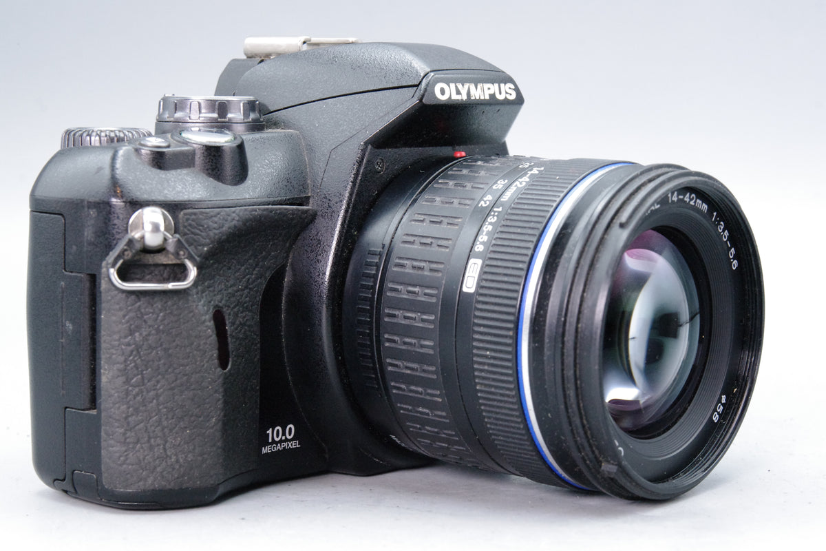 Olympus E-400 DSLR Camera Kit with Zuiko 14-42mm Lens and BCS-1 Charger
