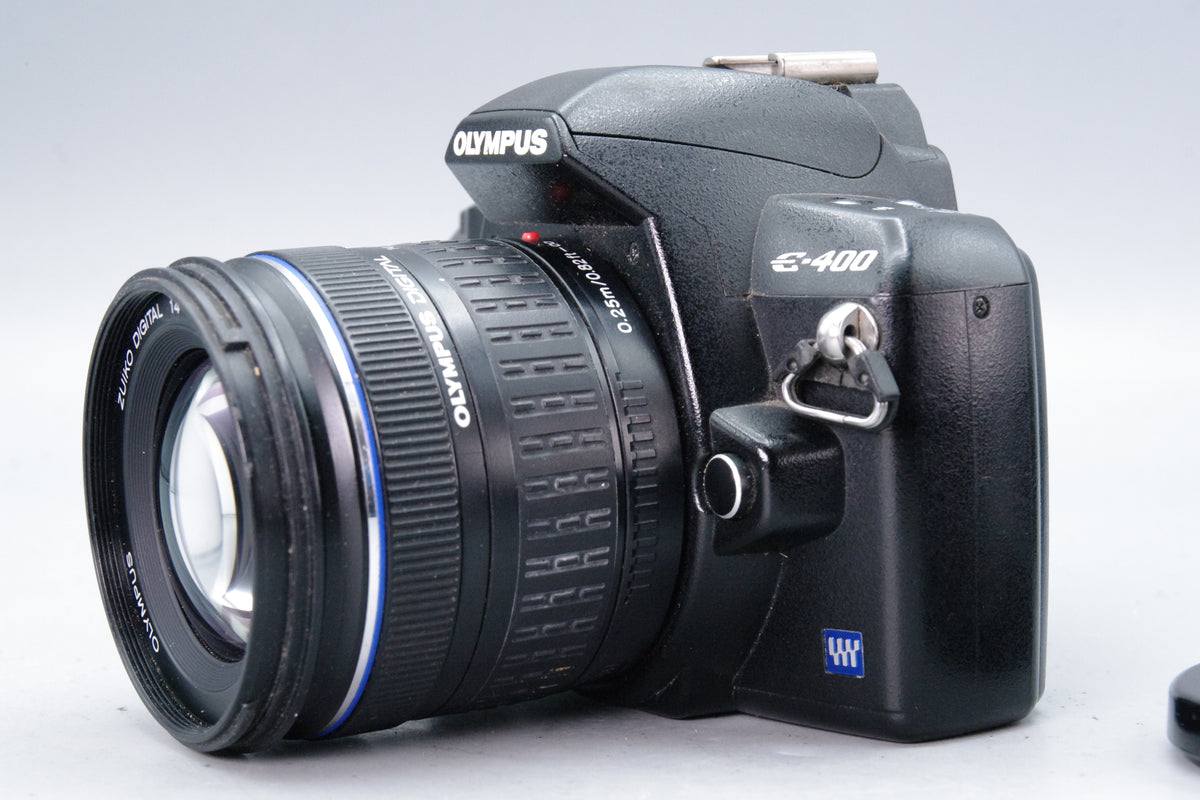Olympus E-400 DSLR Camera Kit with Zuiko 14-42mm Lens and BCS-1 Charger