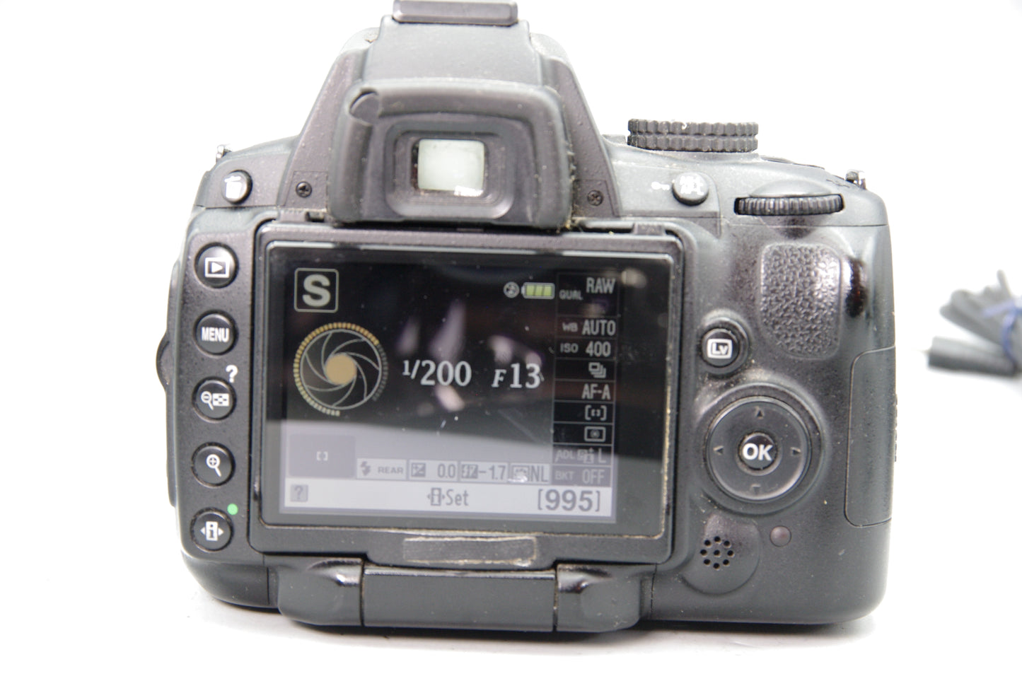 Nikon D5000 12.3MP DSLR Camera + 18‑55mm VR Lens – Battery & Charger – 9920 SC