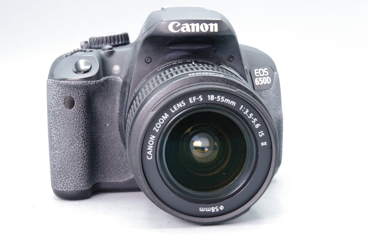 Canon EOS 650D DSLR Camera Kit + EF-S 18-55mm IS II Low S/C