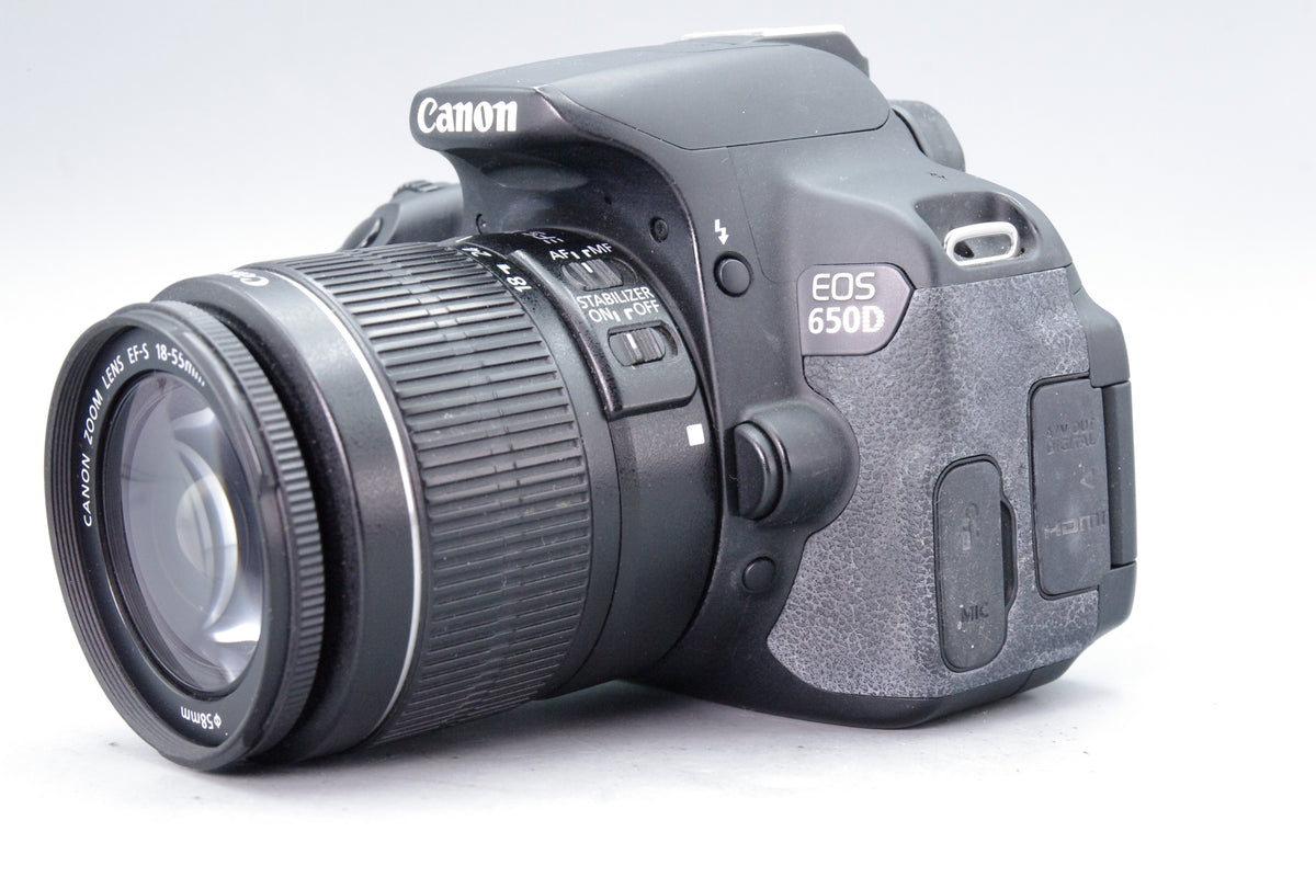 Canon EOS 650D DSLR Camera Kit + EF-S 18-55mm IS II Low S/C